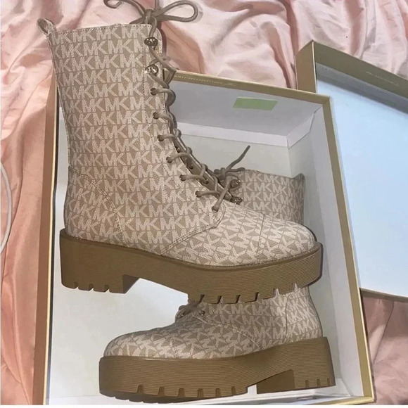 Michael Kors Bryce Boots Sz 5 M NWB - Picture 2 of 5